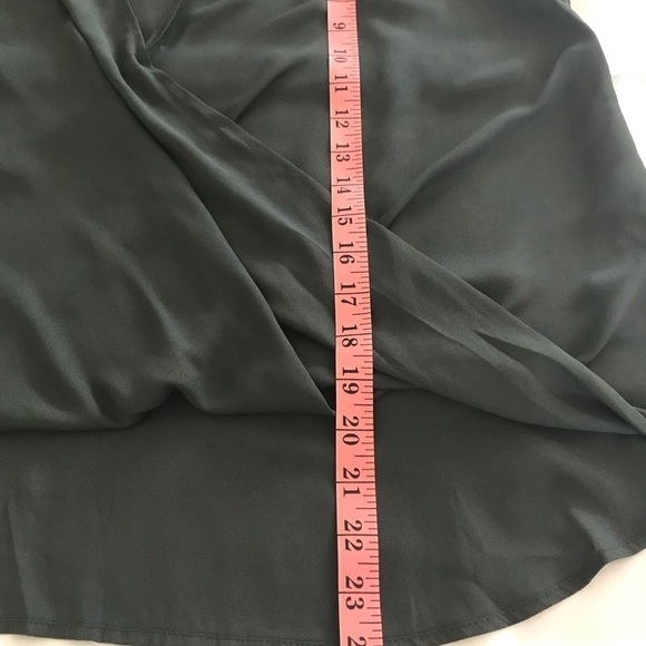 Lush Drape Hunter Green Long Sleeve Button Chocker Collar Blouse. Size Small - Picture 9 of 10